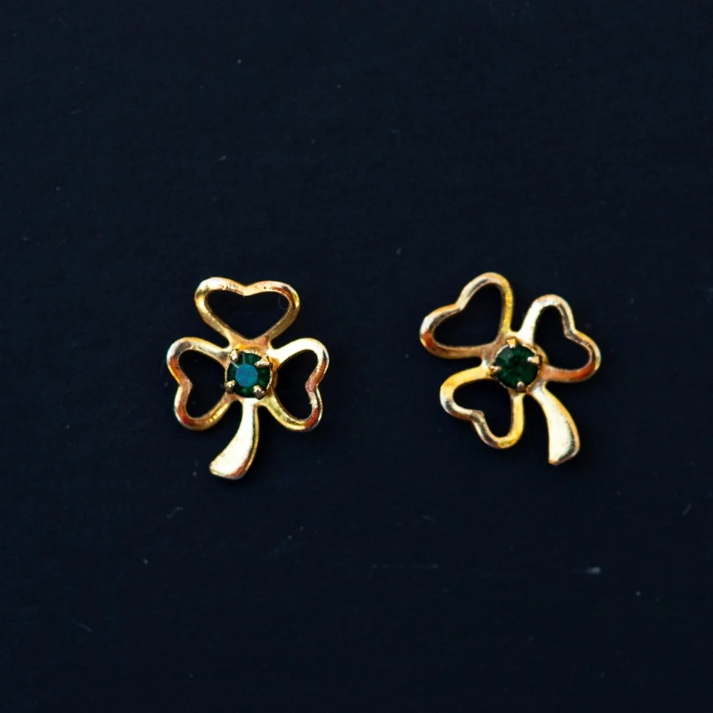 Gold plated Shamrock studs w/ green stones - Picture 3 of 4